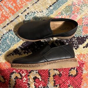 Earth Black Slip-On Women's Casual Loafers